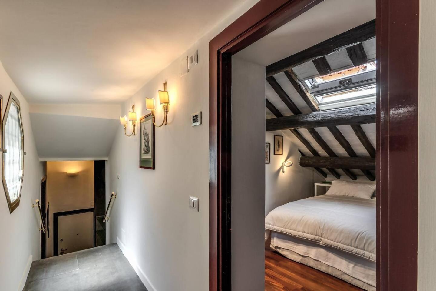 Domus In Via Del Corso * Rom