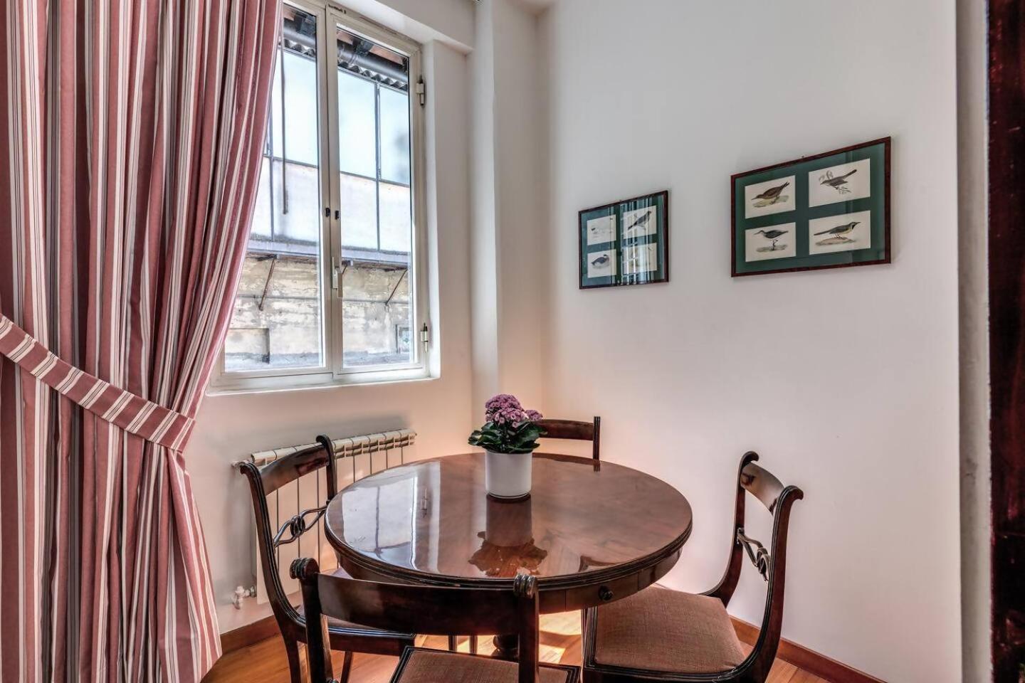 Apartment Domus In Via Del Corso Rom