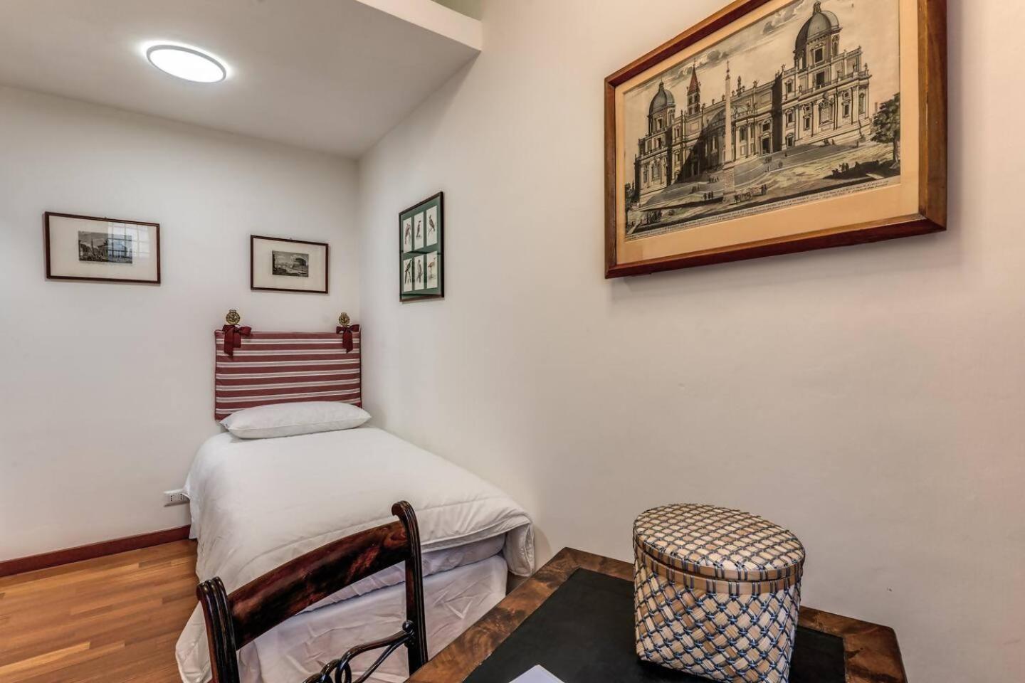 Domus In Via Del Corso * Rom